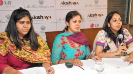 Akshayas Mrs Home Champion 2012 Press Meet at Accord