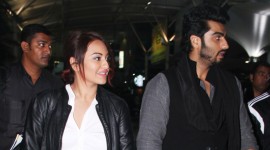 Arjun Kapoor and Sonakshi Sinha snapped at Airport