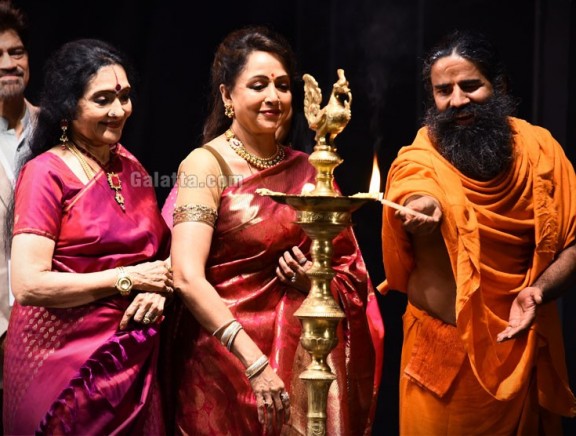 Baba Ramdev and Vyjayanthimala inaugurate Hema Malini's SYNERGY