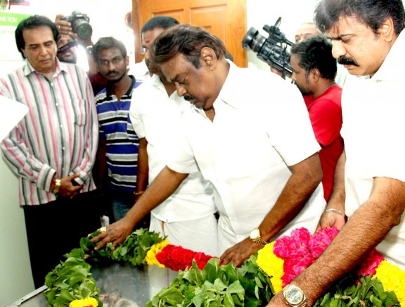 Celebrities pay their last respect to PRO Film News Anandan