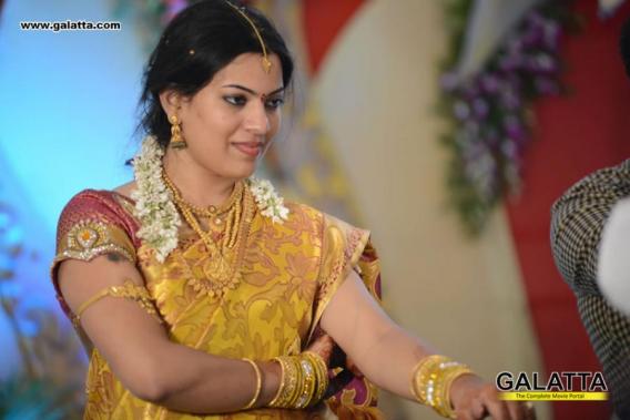 Geetha Madhuri Engagement telugu Event Photo Gallery | Galatta