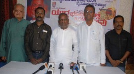 Ilaiyaraaja at Yuddha Boomiyalli Ondu Hoovu Press Meet