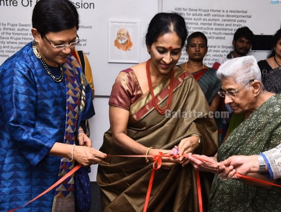 Singer Bombay Jayashri inaugurates 'Threads of Compassion' Art Exhibition