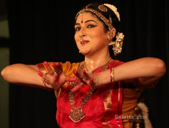 Srinidhi's Bharatanatyam performance at Sivakami Pethachi Auditorium