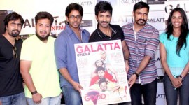 Yagavarayinum Naa Kaakka team launches Galatta Cinema August 2014 Issue