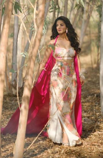  We are changing our view that floral prints in pink are too pansy, mostly because of Sunny Leone's ensemble from Pernia Qureshi  - Fashion Models
