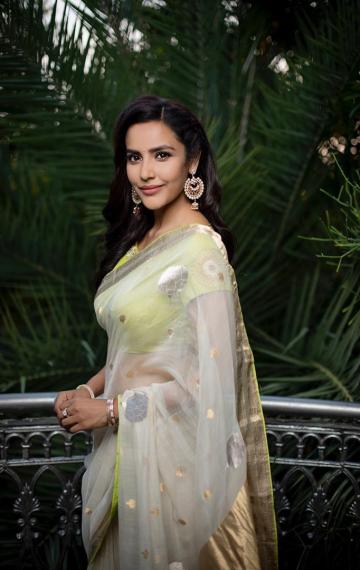 Priya Anand was spotted recently in this green and white saree from Raw Mango - Fashion Models