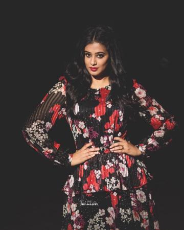 Priya Mani's floral dress has us wishing that she'll begin taking second opinions on wardrobe choices - Fashion Models