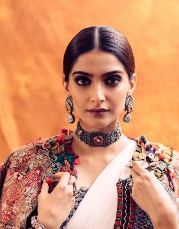 The jewellery from Apala is on point - a diva really is a person who knows how to ace every look by choosing the right accessories - Fashion Models