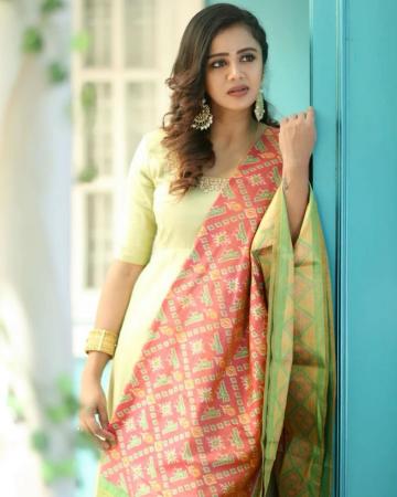 Anjana Rangan was recently spotted in this churidar which is a great choice as we near Diwali - Fashion Models