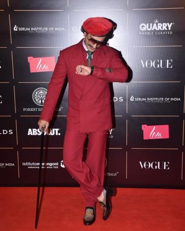 Look at Ranveer showing off his watch from Franck Muller! - Fashion Models