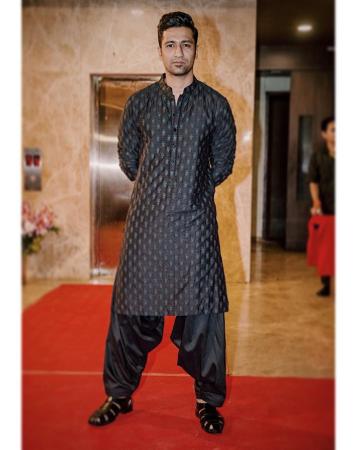 The Sanju actor was the ultimate north Indian eye-candy in this silk Benaras weave Kurta-pyjama set, which has subtle self embroidery - Fashion Models
