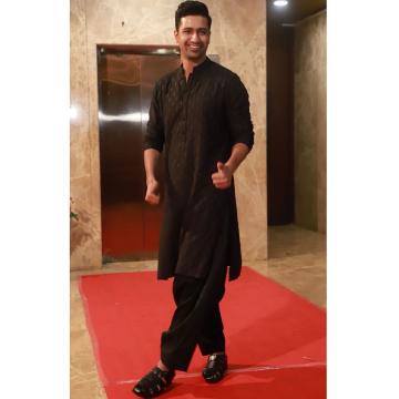 The floater shoes in polished black has been the ethnic kurtha's best friend since God-knows-which-generation - Fashion Models