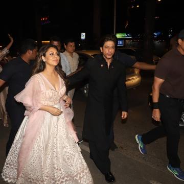 Gauri Khan arrived for the Bachchans' Diwali bash with Shah Rukh Khan looking gorgeous in this baby pink lehenga from Khosla Jani - Fashion Models