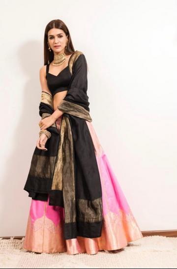 Kriti Sanon attended the trailer launch of Panipat movie in this black and pink lehenga from Raw Mango - Fashion Models