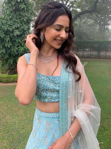 The Manmadhudu 2 actor paired it with a beautiful choker set from Gehna jewellers - Fashion Models