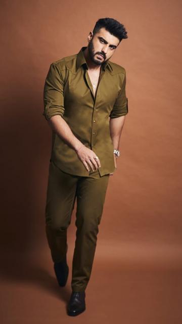 Arjun Kapoor arrived for the trailer launch of the movie Panipat in this khaki ensemble from The Maroon Suit - Fashion Models