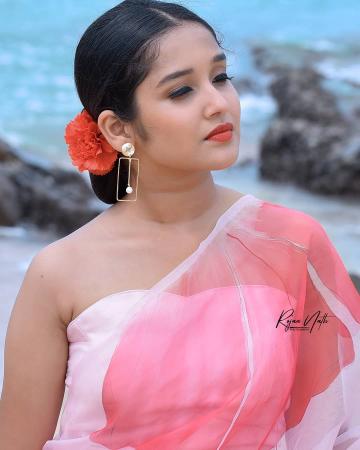 Anikha Surendran had another shoot with photographer Rojan Nath and we're quite happy with the results - Fashion Models