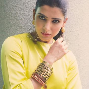 Samantha Akkineni was recently seen tempting birds in this rich green outfit from Raw Mango - Fashion Models