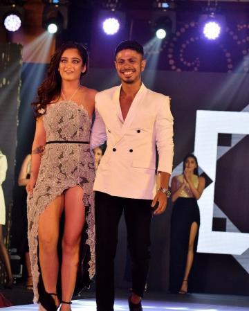 Akshara Haasan recently walked the ramp as the showstopper for designer/stylist Ashwin Thiyagarajan and boy, did she look good! - Fashion Models