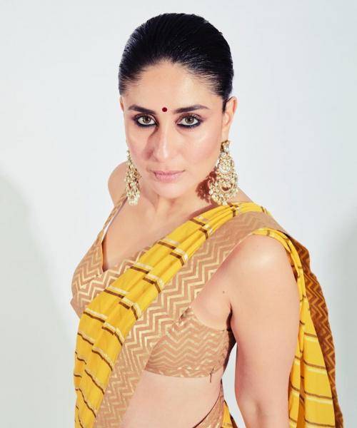 The dark kohl eyes is another stunning feature that and make Kareena look sensual - Fashion Models