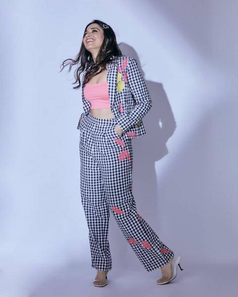The pink bustier from Bershka paires well with the checked suit which has matching lemon-and-pink-lips print - Fashion Models