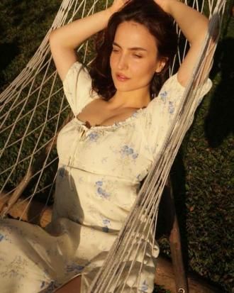 Elli AvrRam - Photos Stills Images