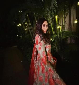 Karishma Kapoor - Photos Stills Images