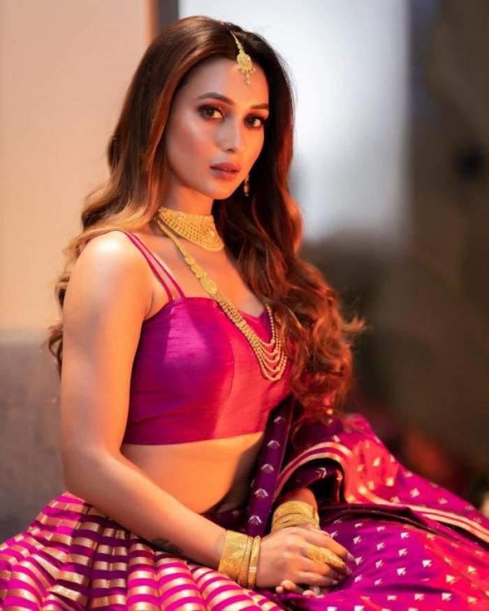 700px x 874px - Mimi Chakraborty Actress Latest Photos | Galatta