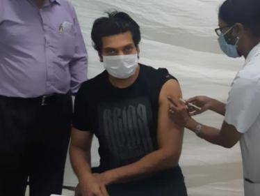 popular tamil actor arya gets vaccinated