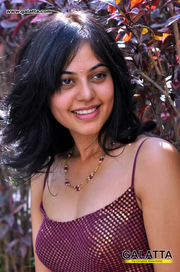 Madhavi Hot Sx Videos - Actress Bindu Madhavi Photoshoot Hot, Sexy and Spicy Pics, Stills, Images -  Galatta.com