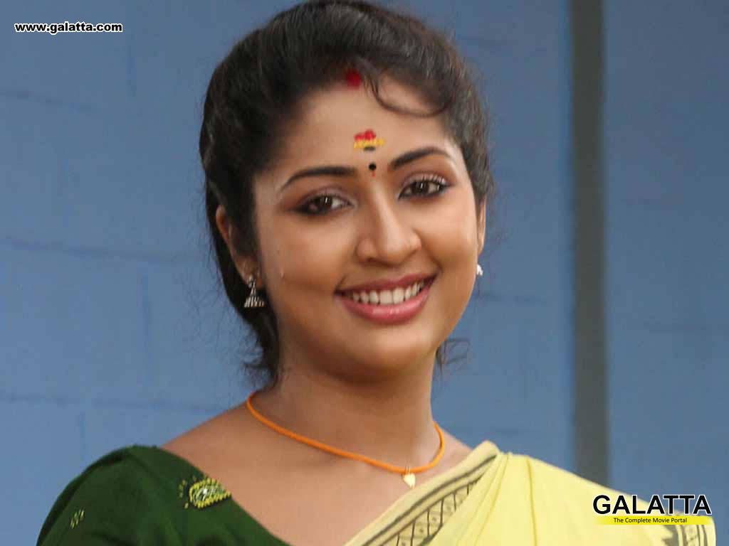 Navya Nair Photos, Pictures & Navya Nair Images - Kerala9.com