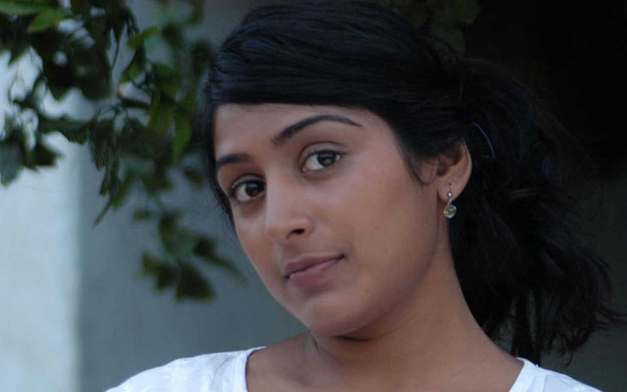 Padmapriya - Videos - IMDb