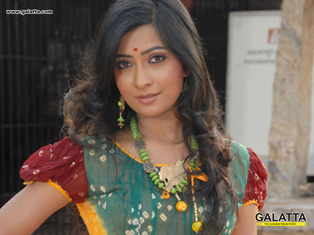 Actress Radhika Pandit Wallpapers, Hot Pictures, Radhika Pandit Movie  Stills, Radhika Pandit Wallpapers Download - Galatta.com