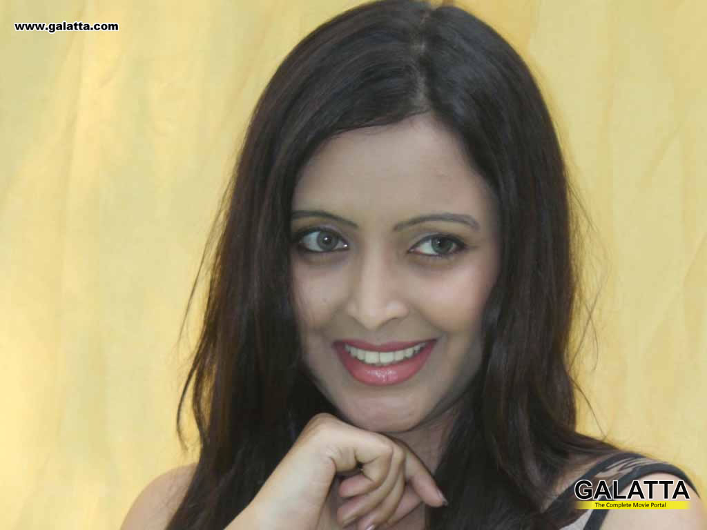 Actress Rekha Wallpapers, Hot Pictures, Rekha Movie Stills, Rekha Wallpapers  Download 