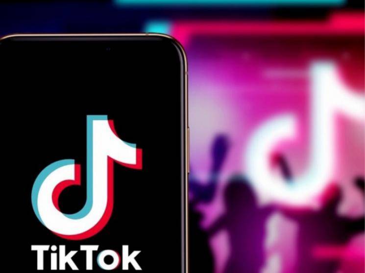 TikTok stars Bryce Hall, Blake Gray face criminal charges for wild parties during COVID-19 pandemic