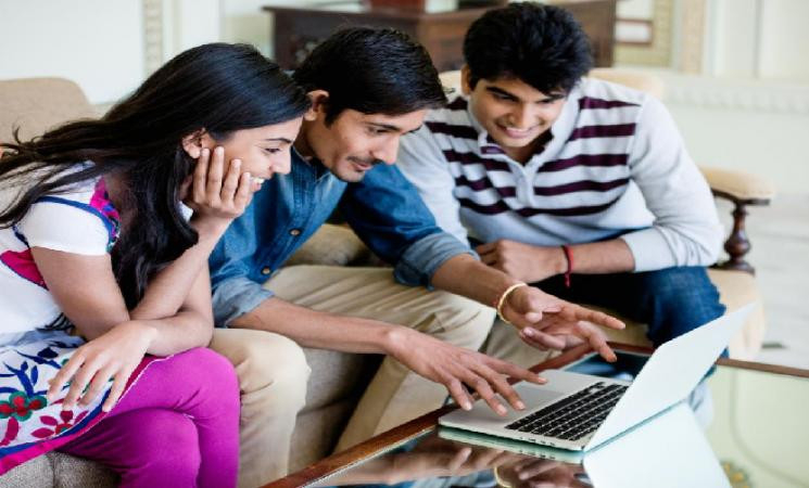 TN Govt to give 2GB free data for College Students for 4 months!