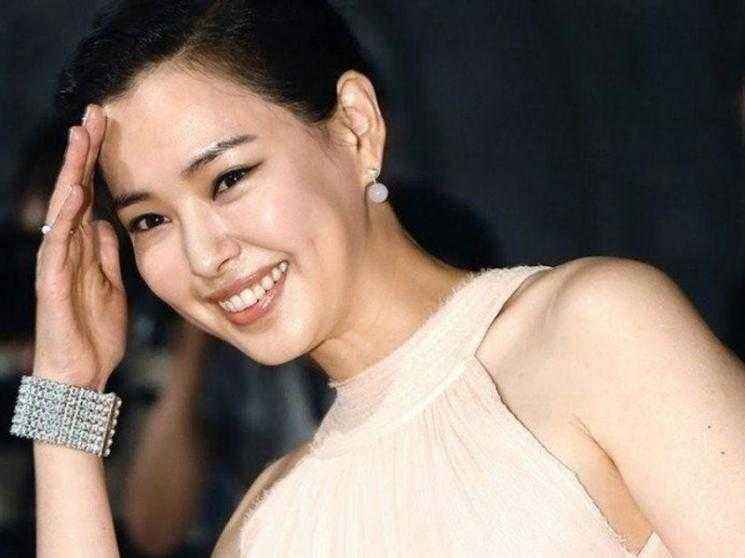 Korean TV and film actress Honey Lee announces her pregnancy - OFFICIAL STATEMENT RELEASED!