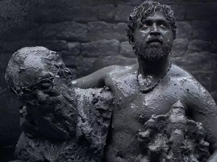Director Bala revives Vanangaan, Arun Vijay's appearance in the first look poster raises curiosity as he holds statues of Periyar and Lord Vinayaka